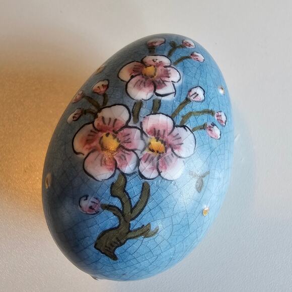 Vintage 1976 Italian Veneto Flair Floral Cherry Blossom Easter Egg with Stand - Picture 3 of 10